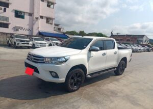 2017 TOYOTA HILUX DOUBLE CAB 2WD AT