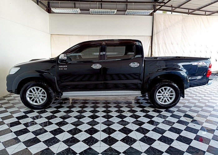 2012 TOYOTA HILUX DOUBLE CAB 4WD MT - Image 5