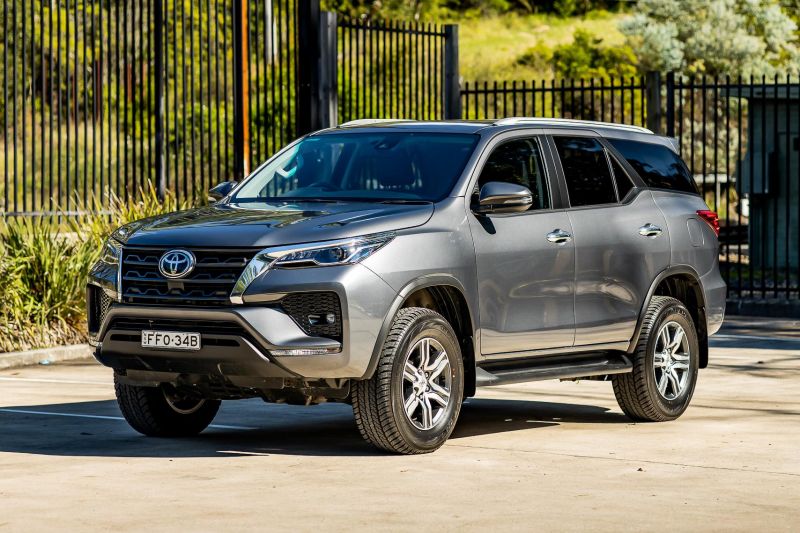 2025 Toyota Fortuner - Image 2