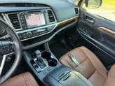 2019 Toyota Highlander Limited Platinum - Image 5