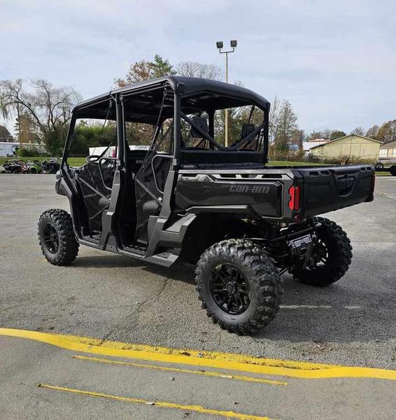 2025 Can-Am® Defender MAX Lone Star HD10 - Image 3