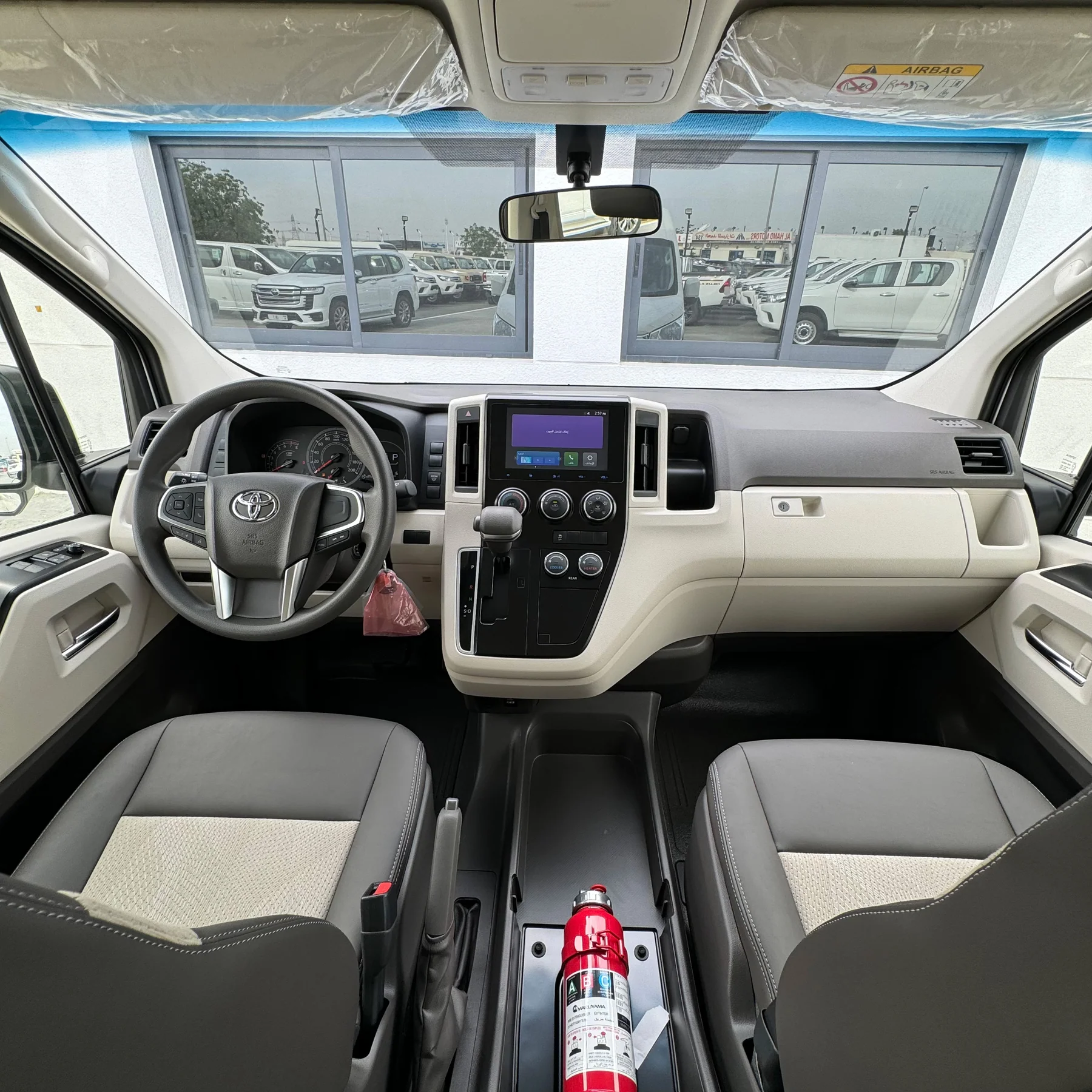 Toyota Hiace Bus DX 3.5L Hiroof A/T - Image 7