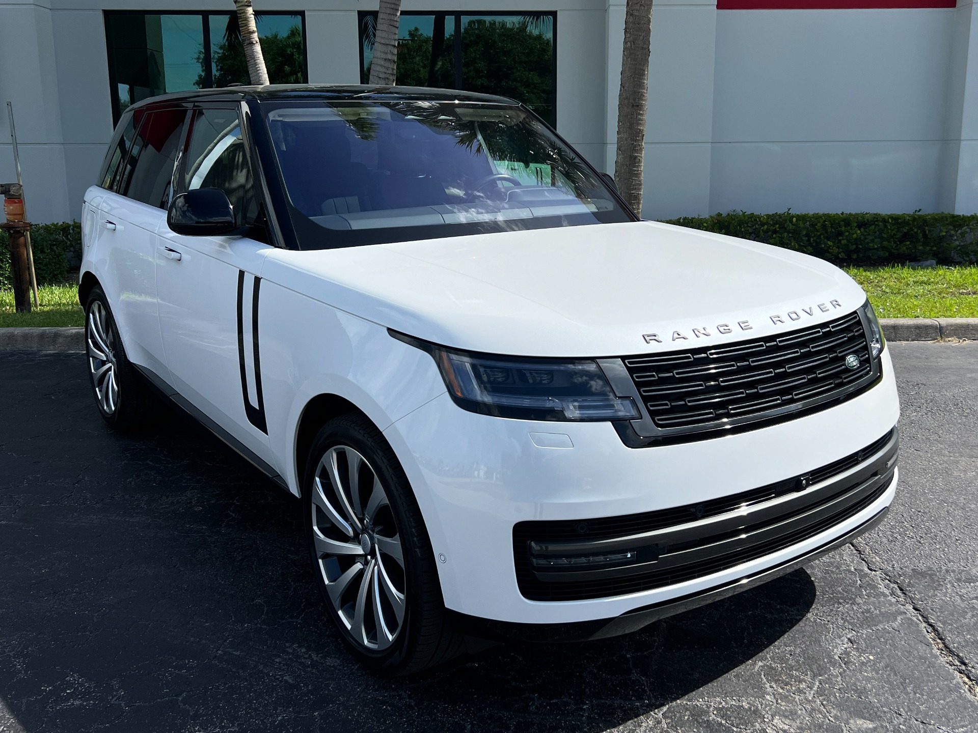 2023 Land Rover Range Rover P400 SE