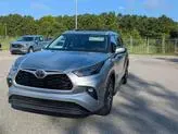 2022 Toyota Highlander XLE - Image 6
